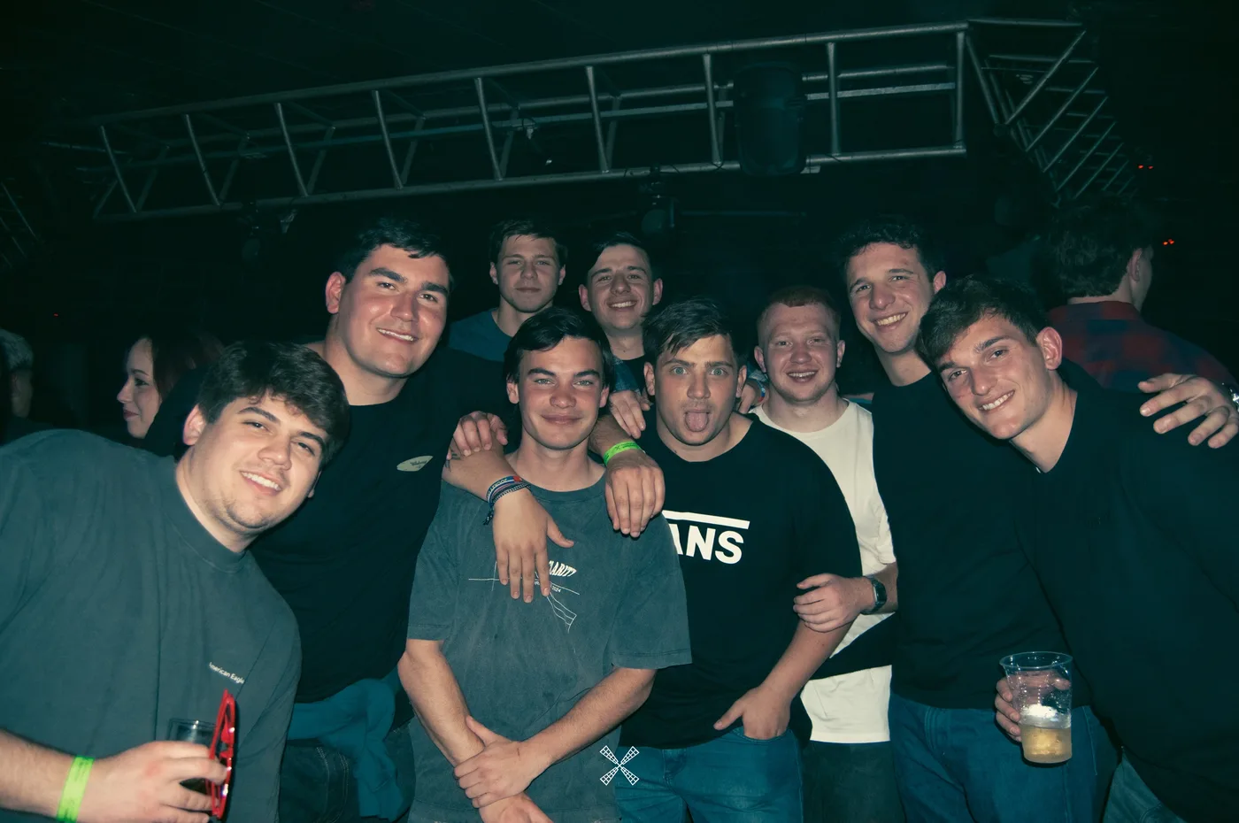 Amigos un sábado de Templo
